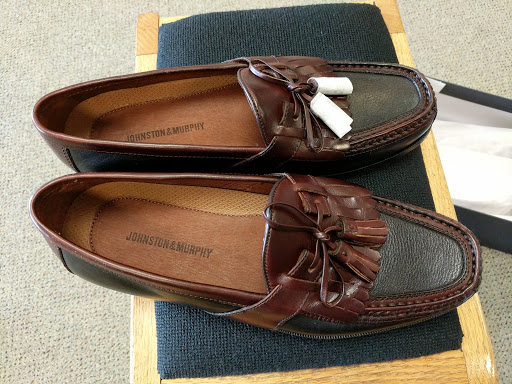 Shoe Store «Lamey Wellehan Shoes - Bangor», reviews and photos, 43 Bangor Mall Blvd, Bangor, ME 04401, USA