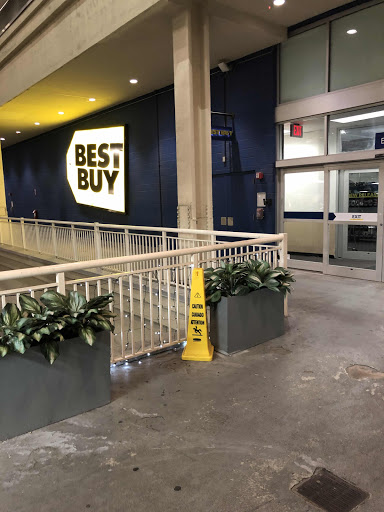 Electronics Store «Best Buy», reviews and photos, 13107 40 Rd c300, Flushing, NY 11354, USA