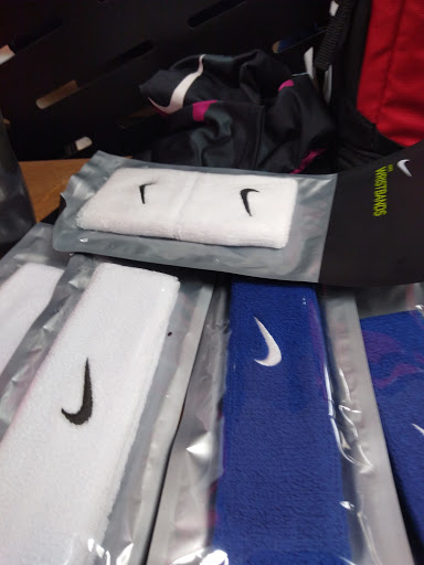 Sporting Goods Store «Big 5 Sporting Goods», reviews and photos, 3121 Wilshire Blvd, Santa Monica, CA 90403, USA