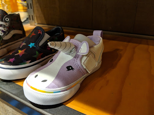 Shoe Store «Vans», reviews and photos, 400 Broadway, Santa Monica, CA 90401, USA