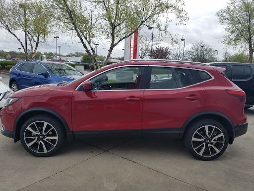 Car Dealer «Collins Nissan», reviews and photos, 4142 Bardstown Rd, Louisville, KY 40218, USA