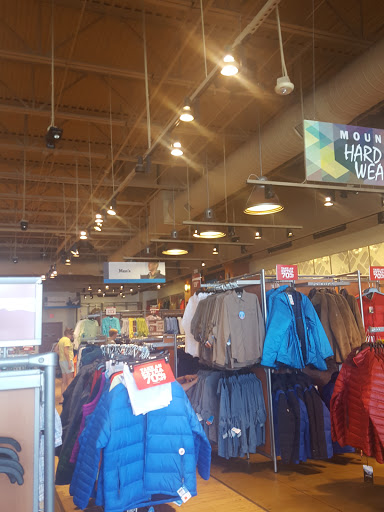 Sportswear Store «Columbia Sportswear Outlet Store at Tanger Outlet Center», reviews and photos, 6699 N Landmark Dr e, Park City, UT 84098, USA