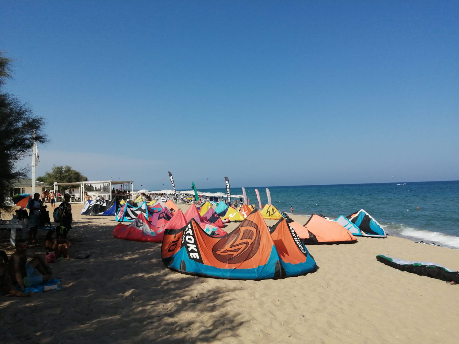 Crotone uzun Plajı'in fotoğrafı plaj tatil beldesi alanı