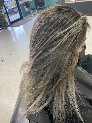 Beauty Salon «Tres Latinas Beauty Salon», reviews and photos, 788 Normandy St, Houston, TX 77015, USA