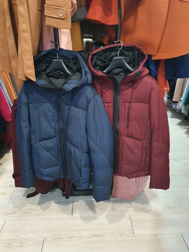 Marentcoat ร้านเช่า-ขาย เสื้อโค้ท เสื้อกันหนาว กระเป๋าเดินทาง แบรนด์ดัง