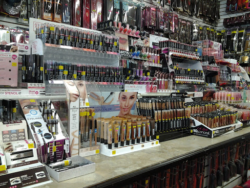 Beauty Supply Store «UN Beauty Supply», reviews and photos, 7651 Gratiot Ave, Detroit, MI 48213, USA