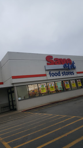 Grocery Store «Save-A-Lot», reviews and photos, 225 Water St, Savannah, TN 38372, USA