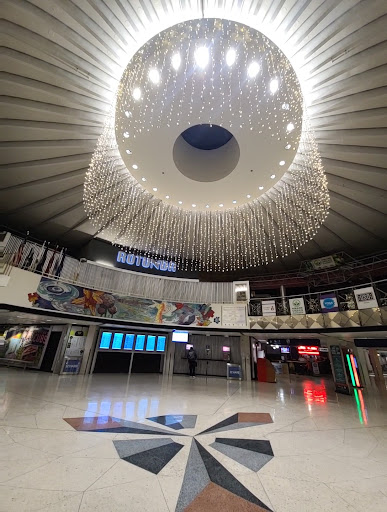 Shopping Mall «Fashion Outlets of Chicago», reviews and photos, 5220 Fashion Outlets Way, Rosemont, IL 60018, USA