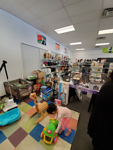 Thrift Store «Goodwill Retail Store & Donation Center», reviews and photos, 2936 Annandale Rd, Falls Church, VA 22042, USA