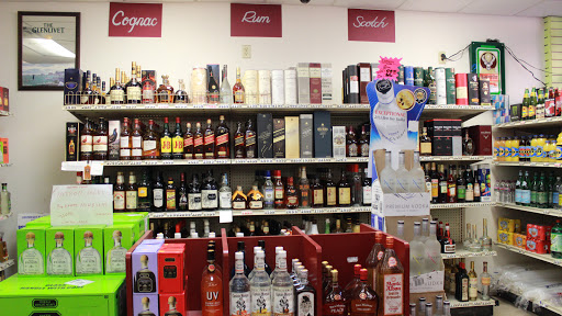 Liquor Store «Greenway Liquors», reviews and photos, 105 W Grant St, Minneapolis, MN 55403, USA