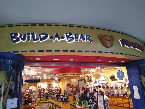 Shopping Mall «Willow Grove Park Mall», reviews and photos, 2500 W Moreland Rd, Willow Grove, PA 19090, USA