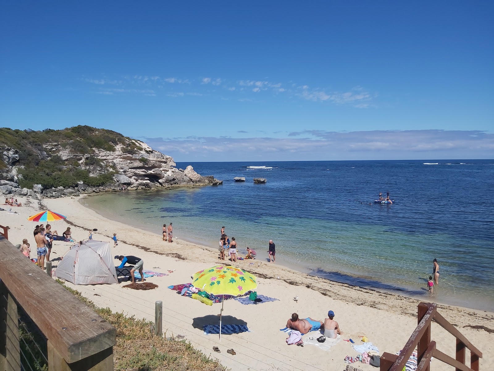 Photo de Gnarabup Beach avec rivage droit, long