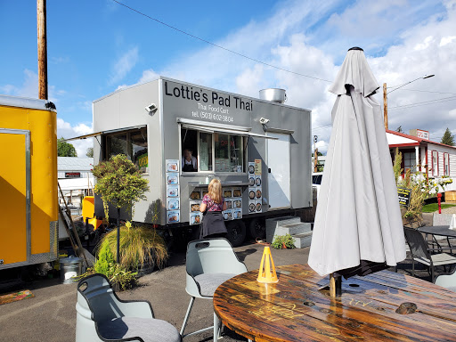 Lottie's Pad Thai Food Cart