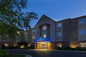 Candlewood Suites St. Robert, an IHG Hotel image