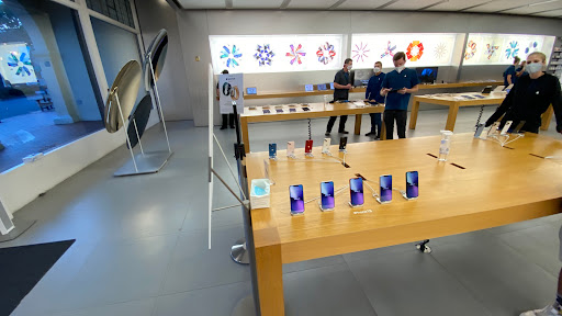 Apple State Street image