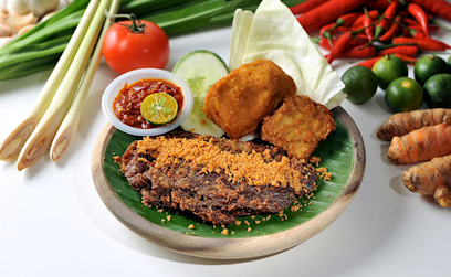 Suria Garden Cafe - Kelana Jaya (Best Nasi Ayam Penyet in Kelana Jaya)