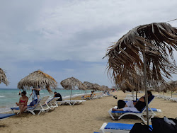 Photo de Golden Bay Beach avec un rivage spacieux