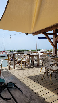 Atmosphère du Restaurant L'Huitre Bleue dégustation - vue panoramique / sans réservations à Andernos-les-Bains - n°20