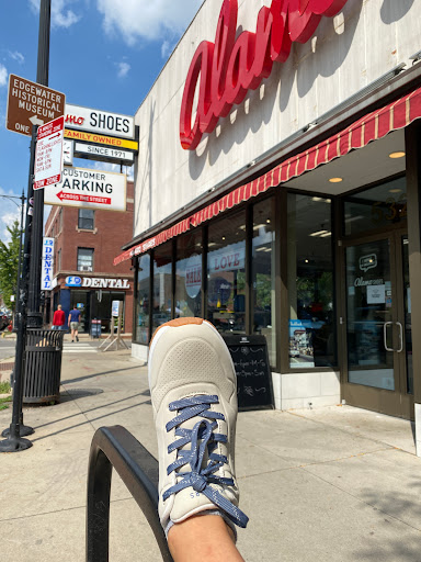 Shoe Store «Alamo Shoes», reviews and photos, 5321 N Clark St, Chicago, IL 60640, USA