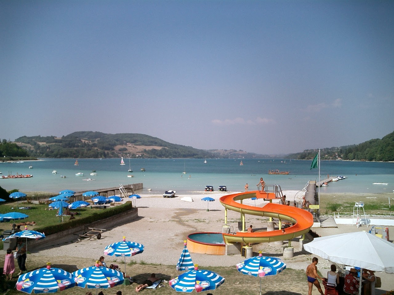 Foto von La Plage des Dauphins mit felsiges gelände Oberfläche