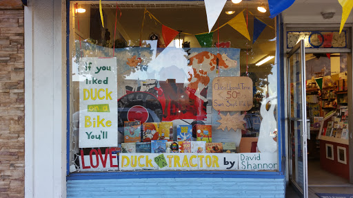 Book Store «Once Upon A Time Bookstore», reviews and photos, 2207 Honolulu Ave, Montrose, CA 91020, USA