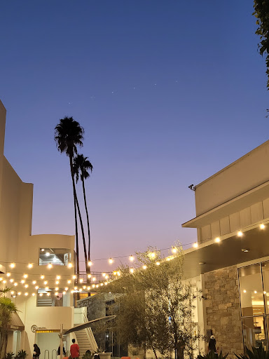 Shopping Mall «Shops On Lake Avenue», reviews and photos, 345 S Lake Ave, Pasadena, CA 91101, USA