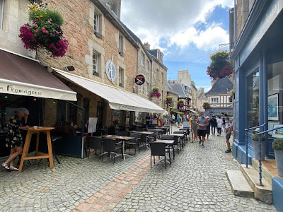 Les Rues Piétonnes et Commerçantes de Paimpol à Paimpol