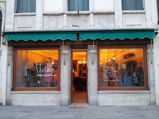 Antique shops for sale in Venice