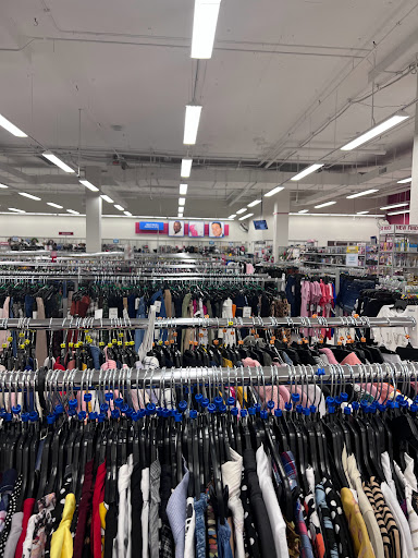 Clothing Store «Burlington Coat Factory», reviews and photos, 4849 Golf Rd, Skokie, IL 60077, USA