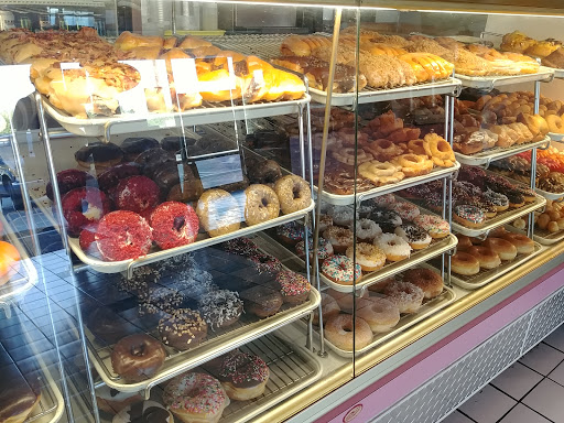 Donut Shop «Donut Club», reviews and photos, 861 W Arrow Hwy, San Dimas, CA 91773, USA