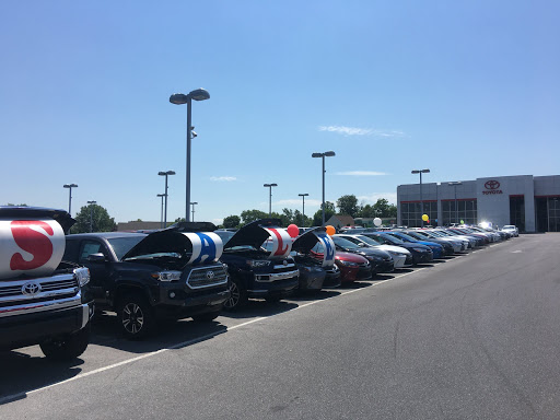 Toyota Dealer «Apple Valley Toyota», reviews and photos, 650 Foxcroft Ave, Martinsburg, WV 25401, USA