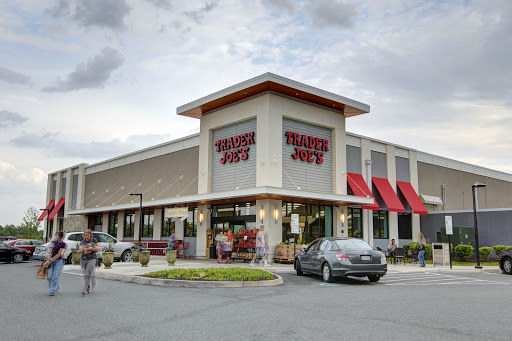 Shopping Mall «The Shops at Stonefield», reviews and photos, 2100 Hydraulic Rd, Charlottesville, VA 22901, USA