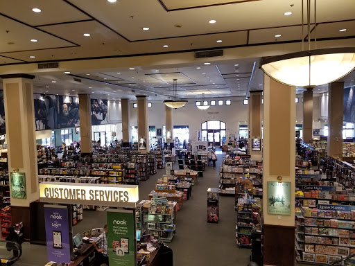 Barnes & Noble image