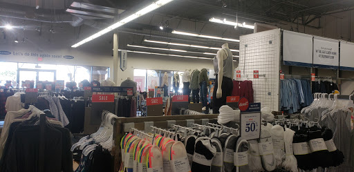 Clothing Store «Old Navy», reviews and photos, 15661 S Apopka Vineland Rd, Orlando, FL 32821, USA