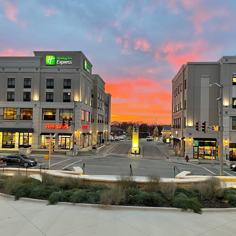 Holiday Inn Express & Suites Kansas City Ku Medical Center, an IHG Hotel