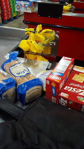 Grocery Store «Grocery Outlet Bargain Market», reviews and photos, 9915 NE Hazel Dell Ave, Vancouver, WA 98685, USA