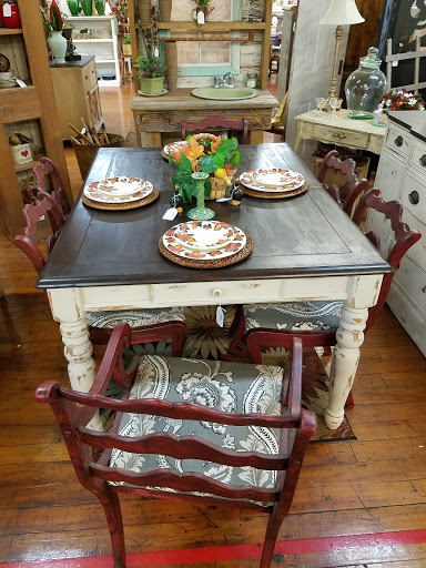 Antique Furniture Store «Jarfly Antique Market», reviews and photos, 47 Railroad Ave, Jefferson, GA 30549, USA