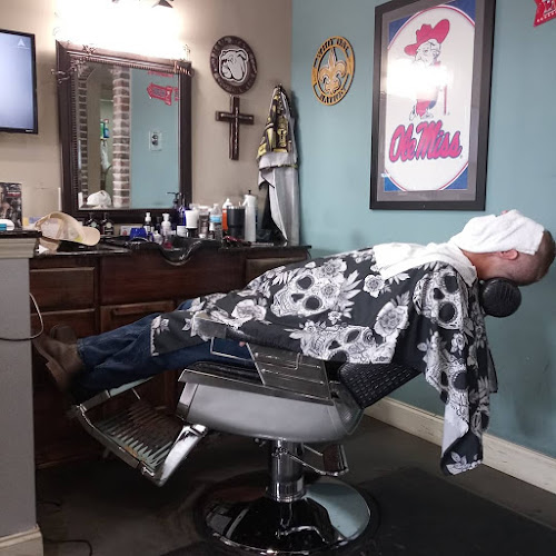 Reviews of Uppercuts Men's Hair Saloon in Gulfport - Barber shop