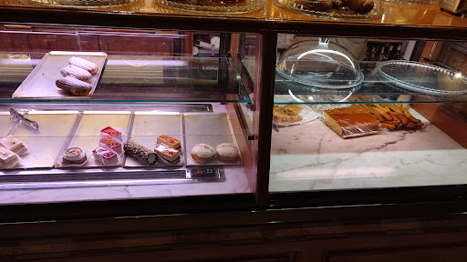 Pastelería Cafetería Heladería Castilviejo en Medina de Rioseco, Valladolid