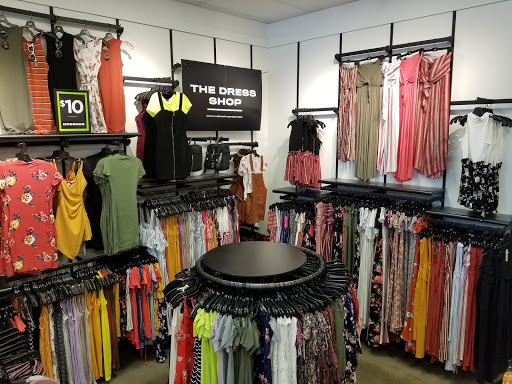 Clothing Store «rue21», reviews and photos, 3404 Fairlane Dr, Allen Park, MI 48101, USA