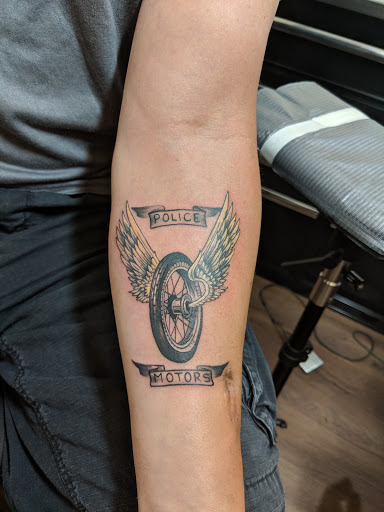 Tattoo Shop «Loose Screw Tattoo», reviews and photos, 3313 W Cary St, Richmond, VA 23221, USA