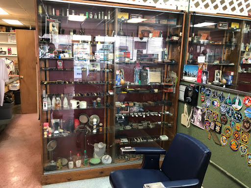 Barber Shop «Davis Barber Shop», reviews and photos, 1122 Florida A1A, Satellite Beach, FL 32937, USA