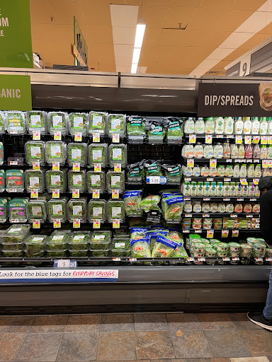 Grocery Store «Stop & Shop», reviews and photos, 31-06 Farrington St, Flushing, NY 11354, USA