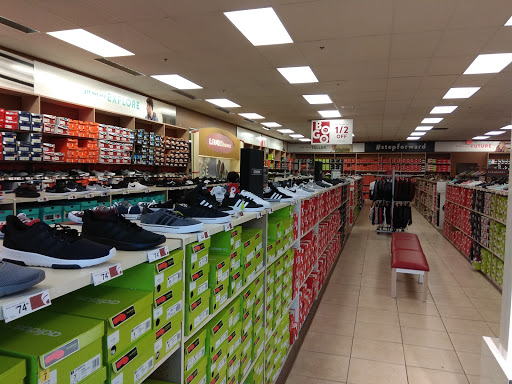 Famous Footwear, 26736 Portola Pkwy, Foothill Ranch, CA 92610, USA, 