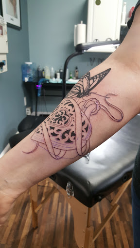 Tattoo Shop «Modern Electric Tattoo and Body Piercing», reviews and photos, 411 S Wesleyan Blvd, Rocky Mount, NC 27803, USA