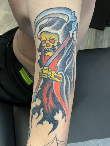 Tattoo Shop «Silkworm Tattoo», reviews and photos, 520 Main St, Hamilton, OH 45013, USA