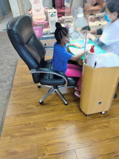 Shopping Mall «Sun Ray Shopping Center», reviews and photos, 2089 Old Hudson Rd, St Paul, MN 55119, USA