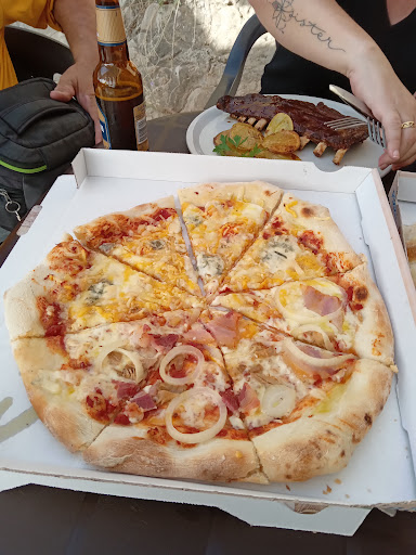 Pizzería Les Voltes - Carrer València, 84, 03579 Sella, Alicante, España