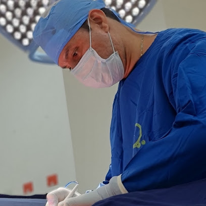 Dr. Fredy Dario Ortiz Ortiz, Cirujano plástico
