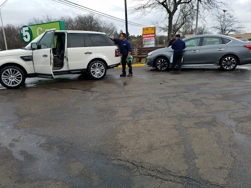 Car Wash «Three Oaks Car Wash & Detail Center», reviews and photos, 985 W Wise Rd, Schaumburg, IL 60193, USA